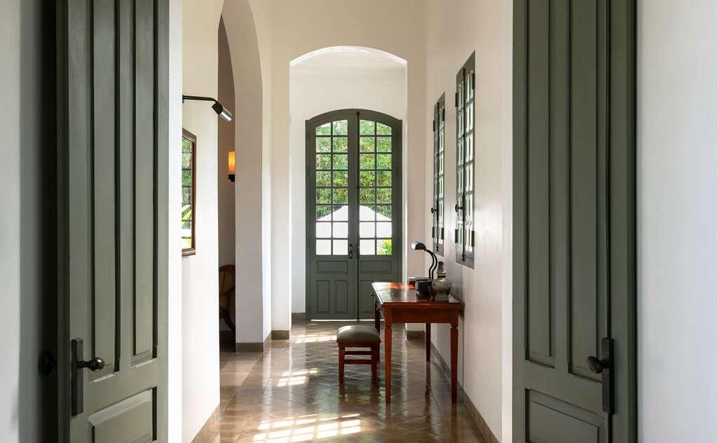 Amantaka Resort Luang Prabang Buitenkant foto